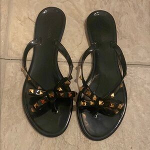 TOP Moda Black and Gold Sandals with Minimalist Design